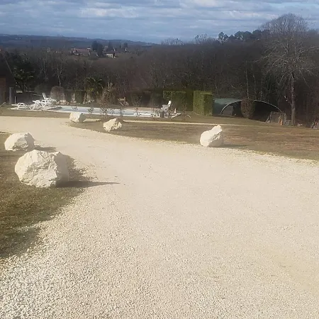 Roulotte Au Paradis Les Eyzies Exterior foto